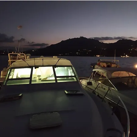Dream Boat Di Roberto Mossone 보트호텔